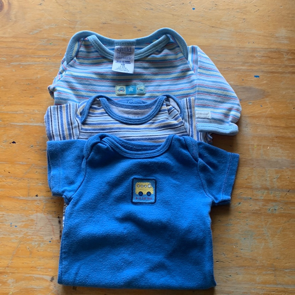 3 newborn onesies